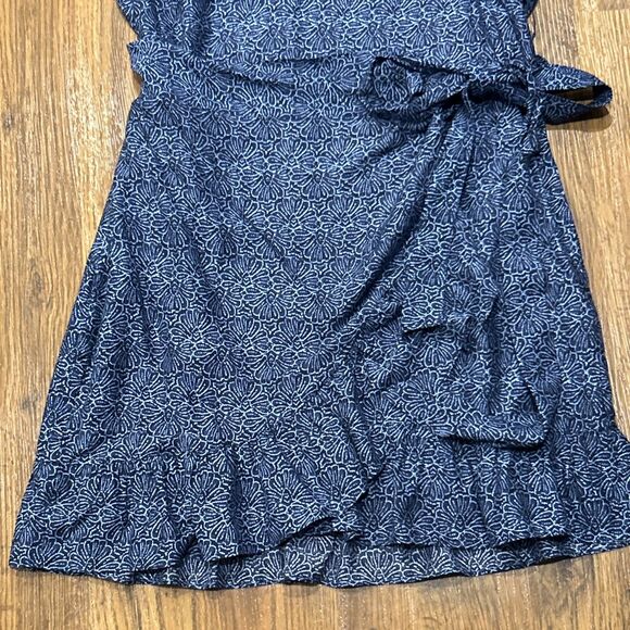 Vineyard Vines Dress Womens 6 Silk Rayon Blue Floral Print Wrap Lined - Picture 7 of 10